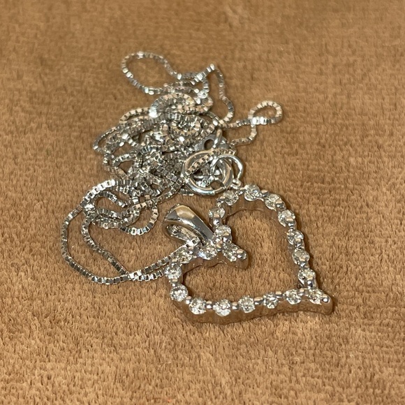 Solid Stamped 14K White Gold Natural Diamond Heart Pendant Box Chain Necklace - Picture 3 of 15